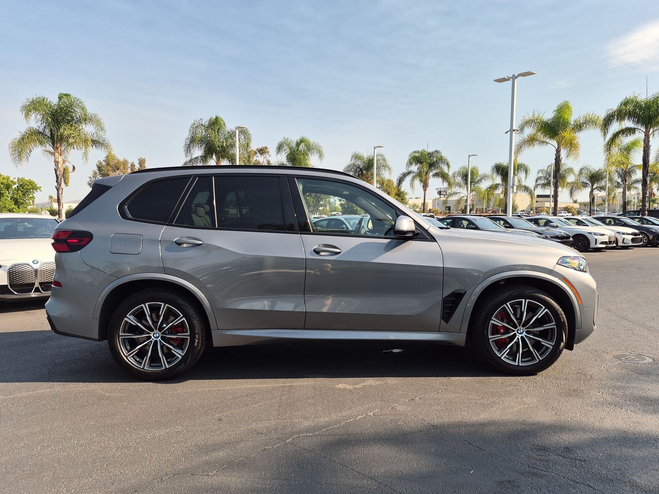 Used 2026 BMW X5 xDrive40i w/ M Sport Package AWD/4WD image 11