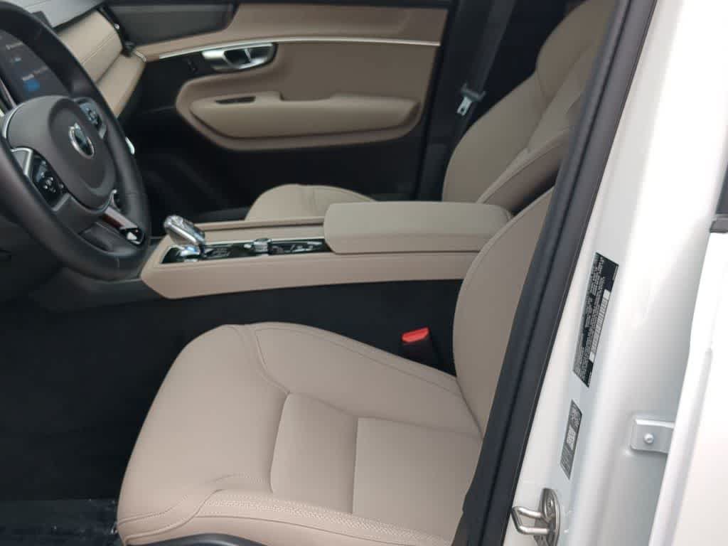 Certified 2026 Volvo XC90 B6 Plus AWD/4WD image 15