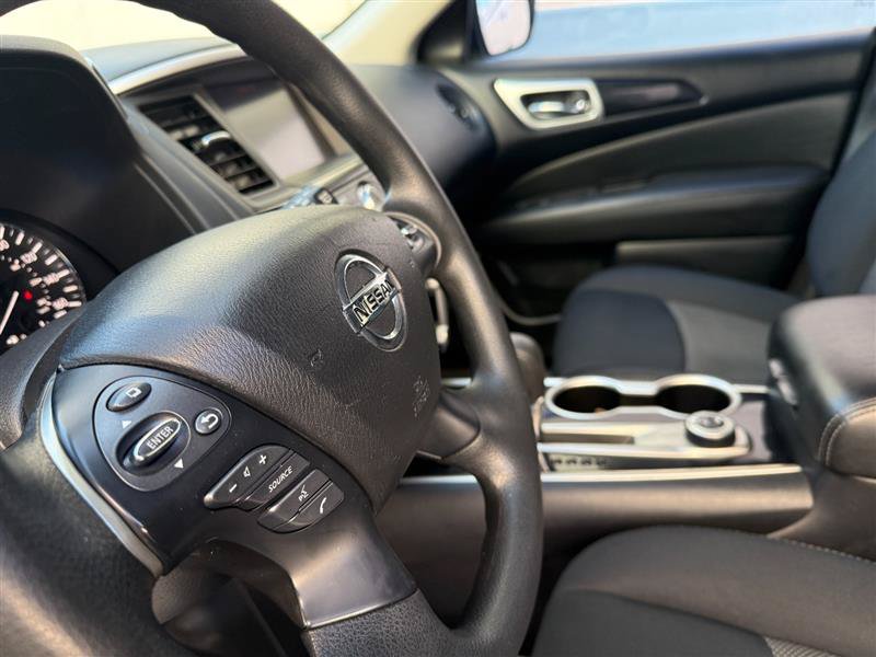 Used 2018 Nissan Pathfinder S AWD/4WD image 18