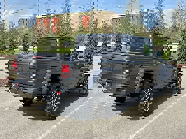 Used 2025 Jeep Gladiator Sport image 32