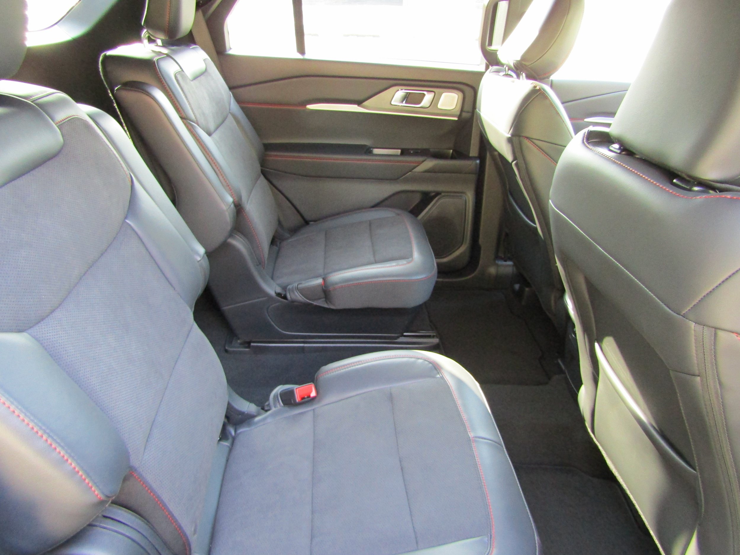 New 2027 Ford Explorer ST w/ Sun And Sound Package AWD/4WD image 17