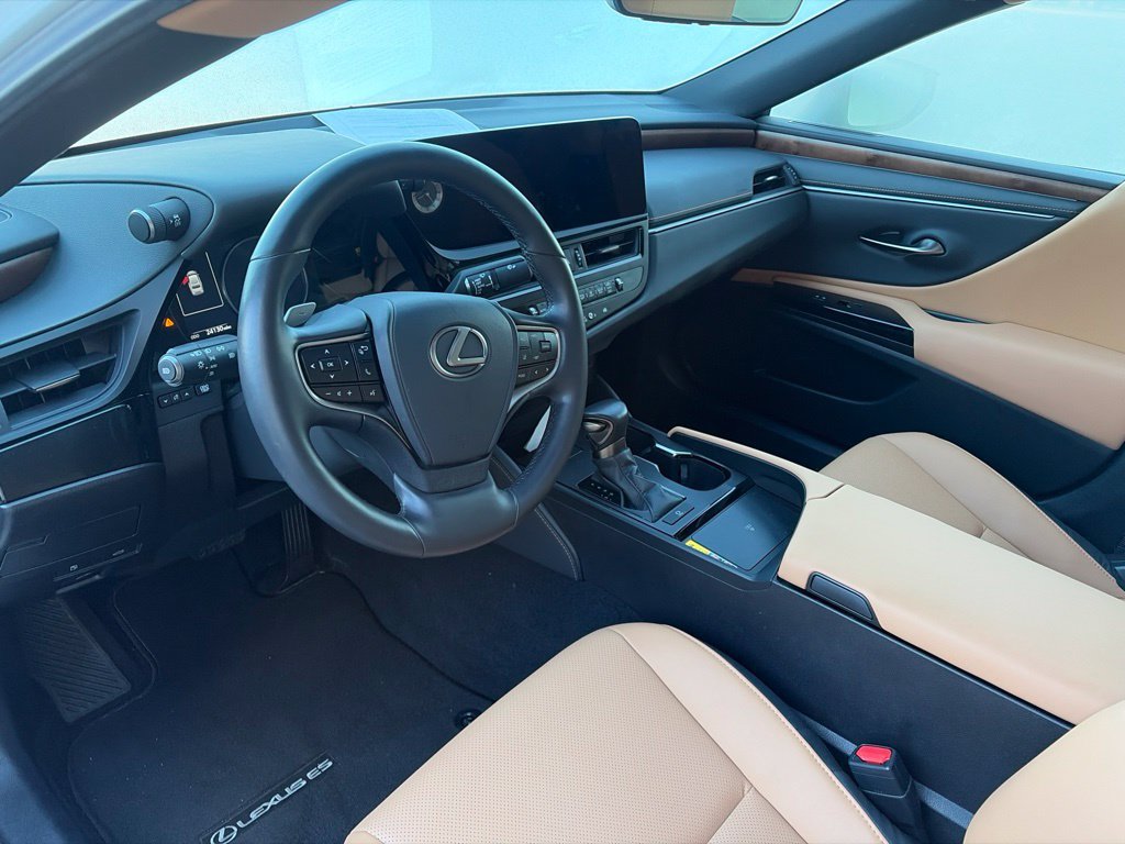 Used 2025 Lexus ES 350 w/ Accessory Package (Z2) FWD image 6