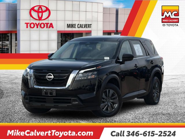 Used 2024 Nissan Pathfinder S w/ Cargo Package