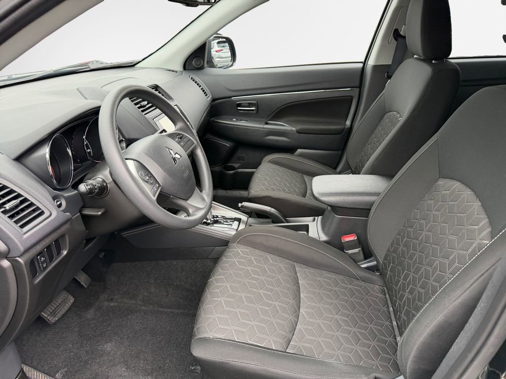 Used 2024 Mitsubishi Outlander Sport ES AWD/4WD image 12