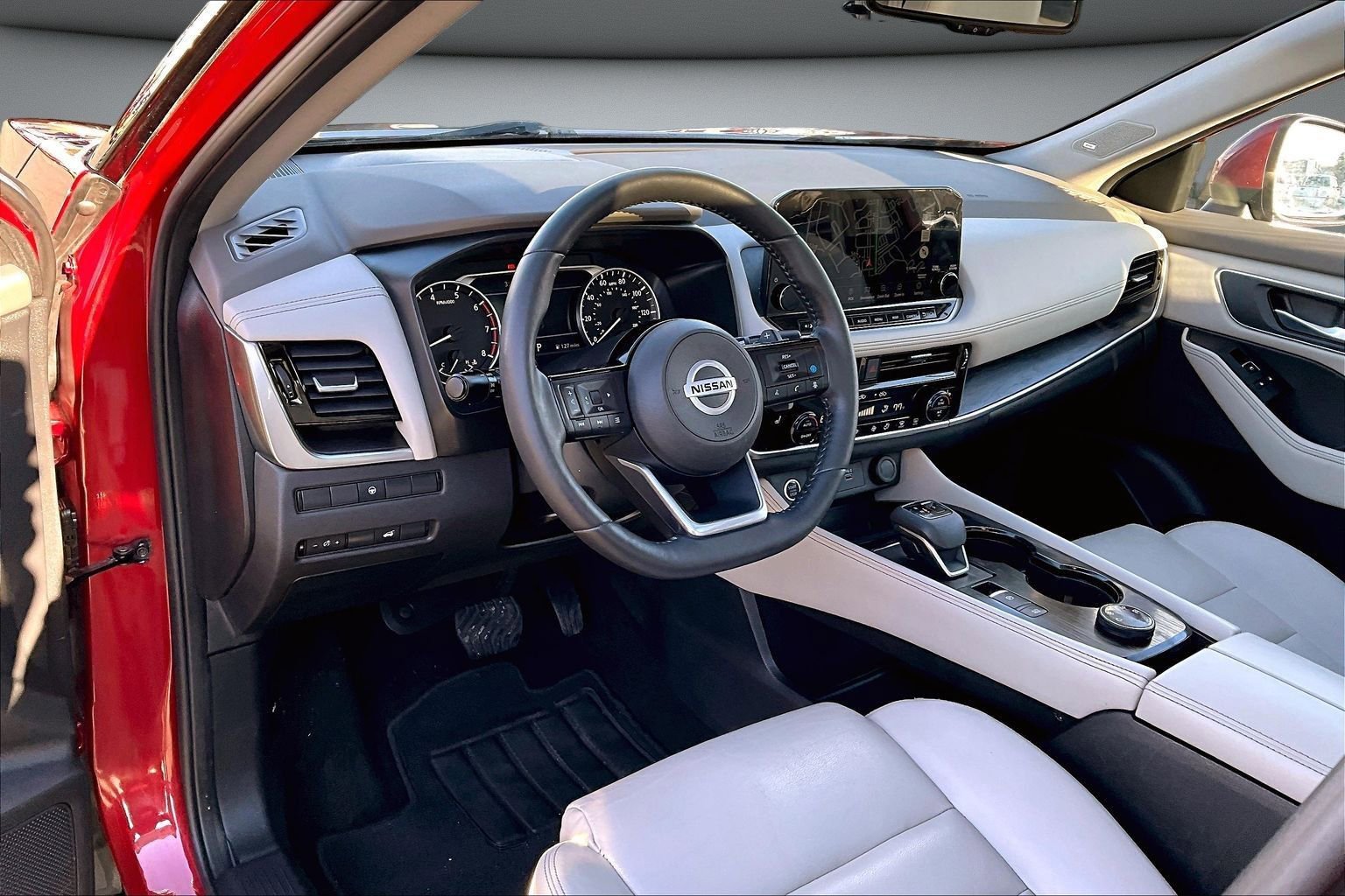 Used 2021 Nissan Rogue SL w/ Premium Package image 16