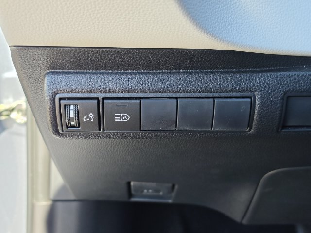 Used 2020 Toyota Corolla SE FWD image 28