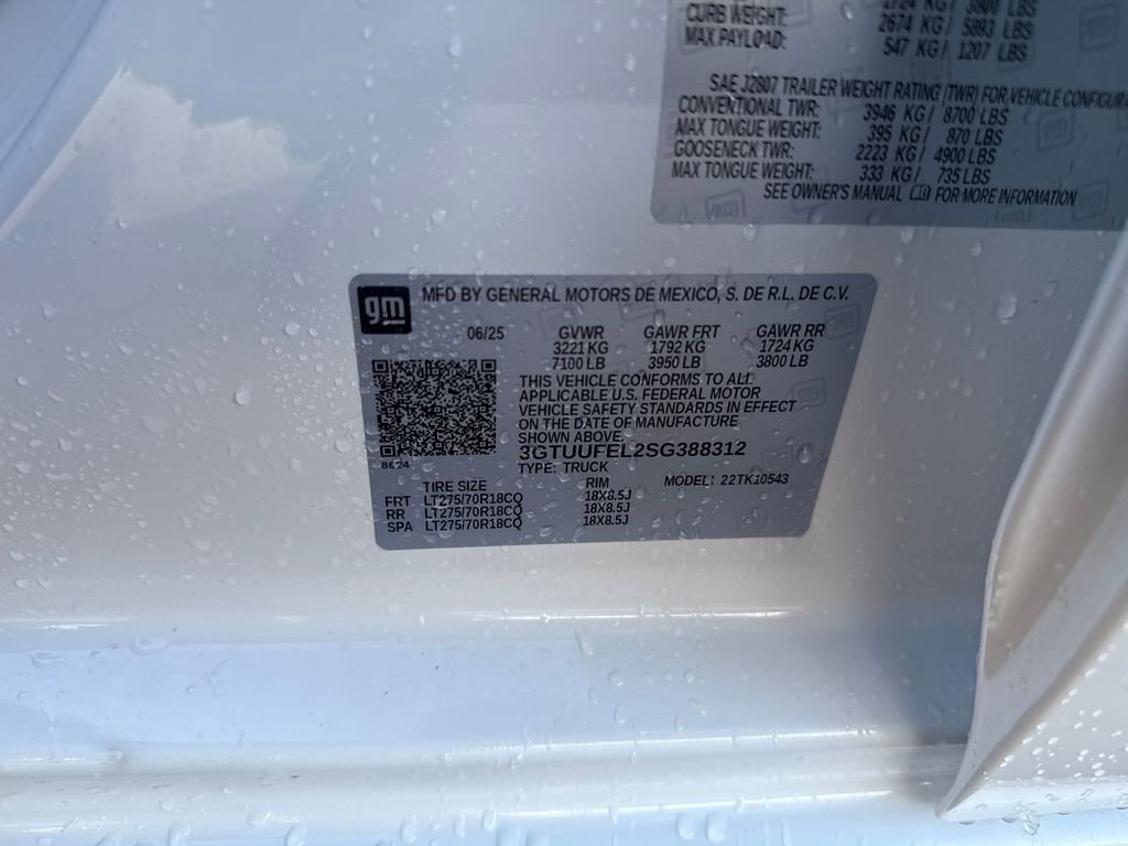 Used 2025 GMC Sierra 1500 AT4X image 31