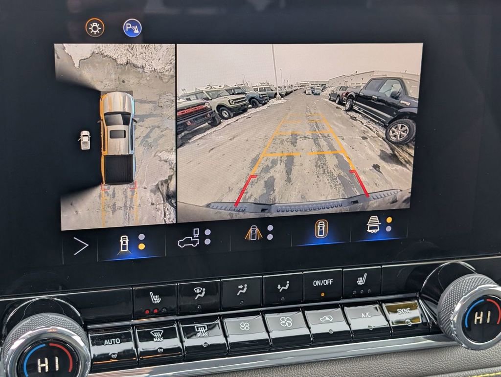 Used 2024 Chevrolet Colorado ZR2 w/ Technology Package image 3