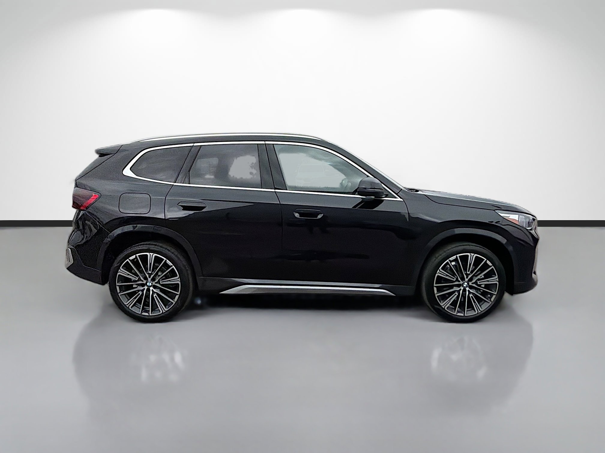 New 2026 BMW X1 xDrive28i w/ Technology Package image 2