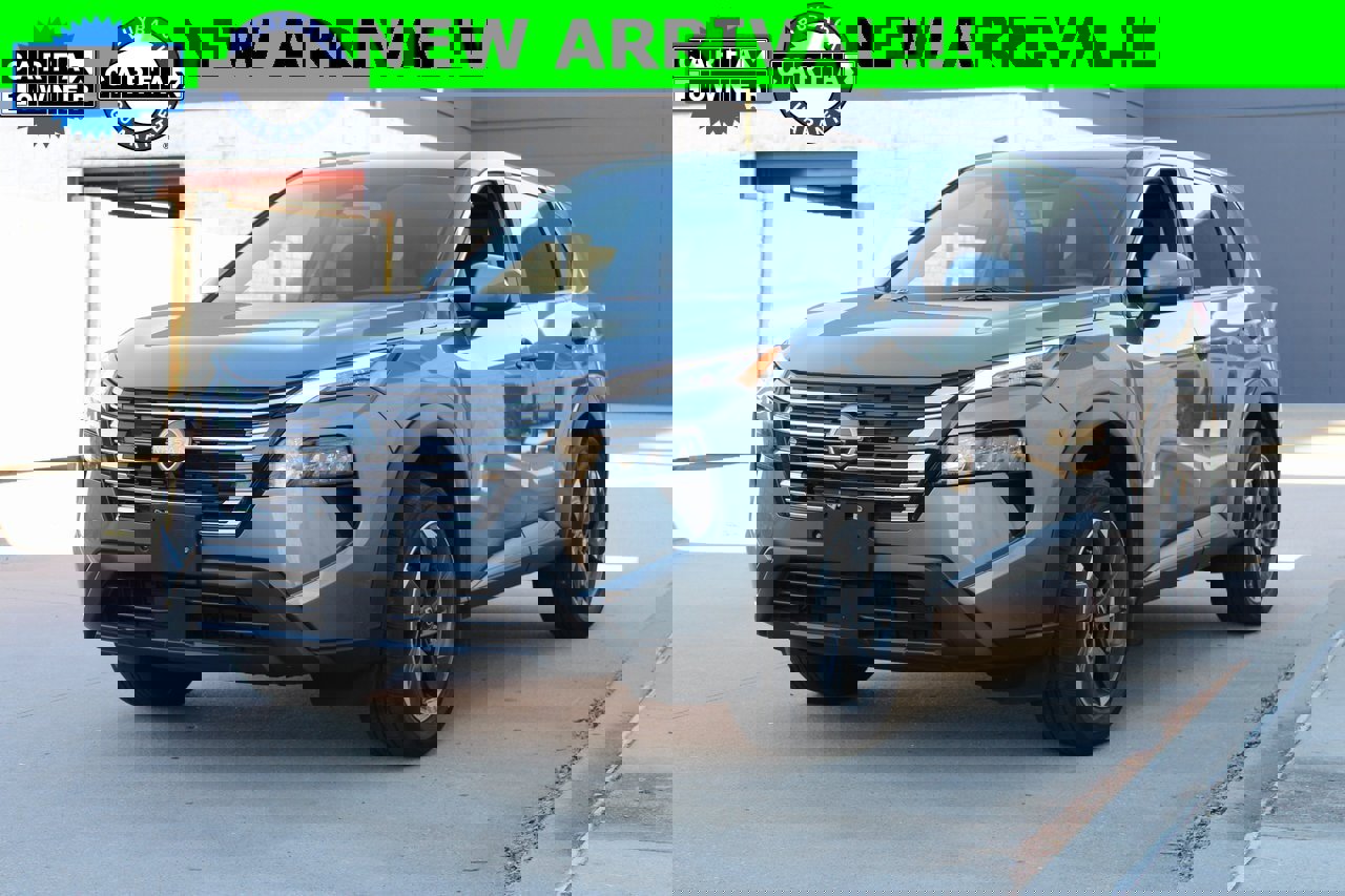 Used 2025 Nissan Rogue SV