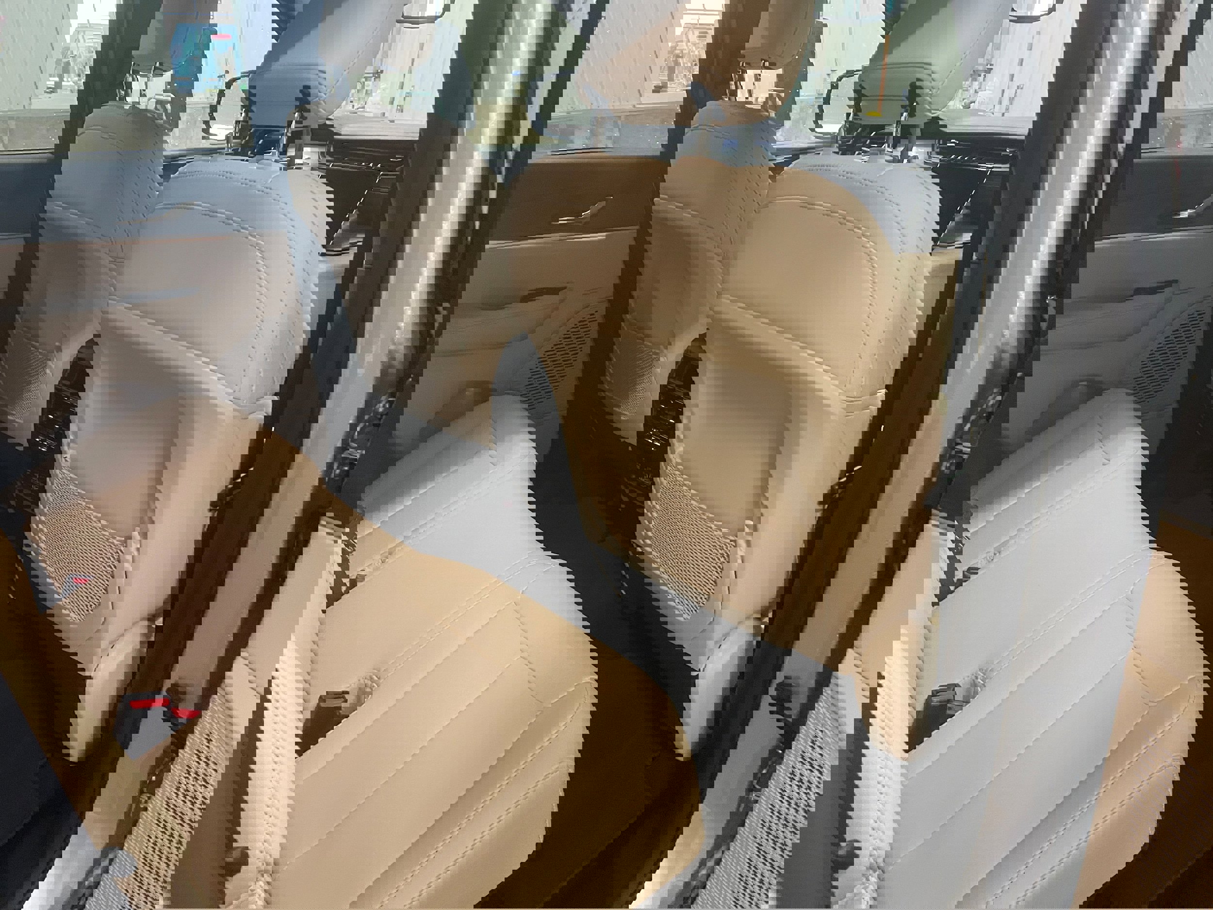 Used 2024 Jeep Grand Cherokee Limited image 32