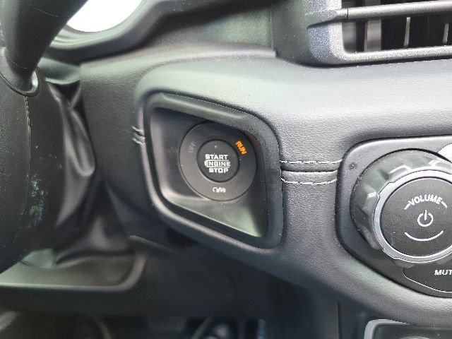 Used 2024 Jeep Wrangler Unlimited Sahara w/ Technology Group AWD/4WD image 33
