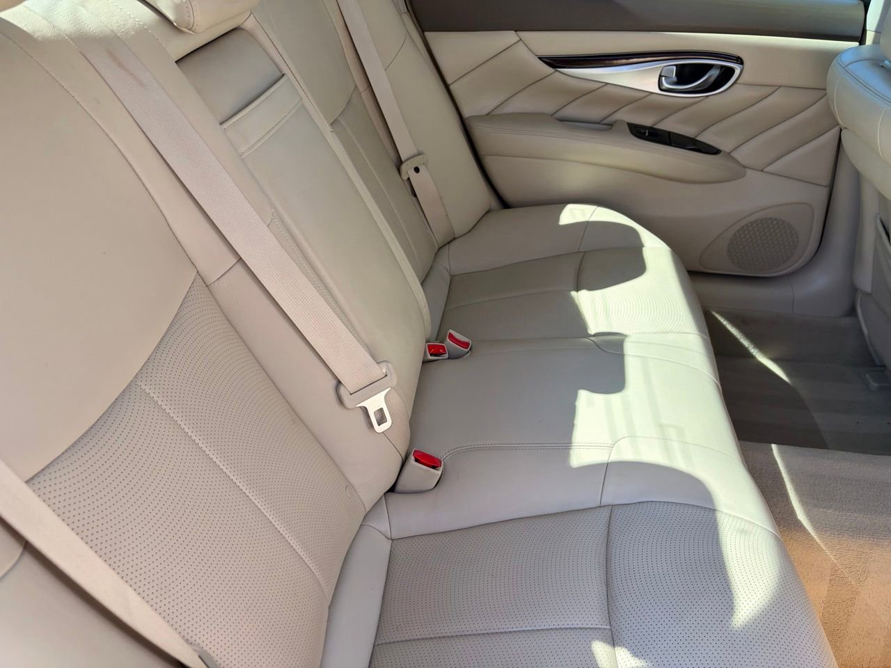 Used 2015 INFINITI Q70 L 3.7 w/ Technology Package RWD image 13