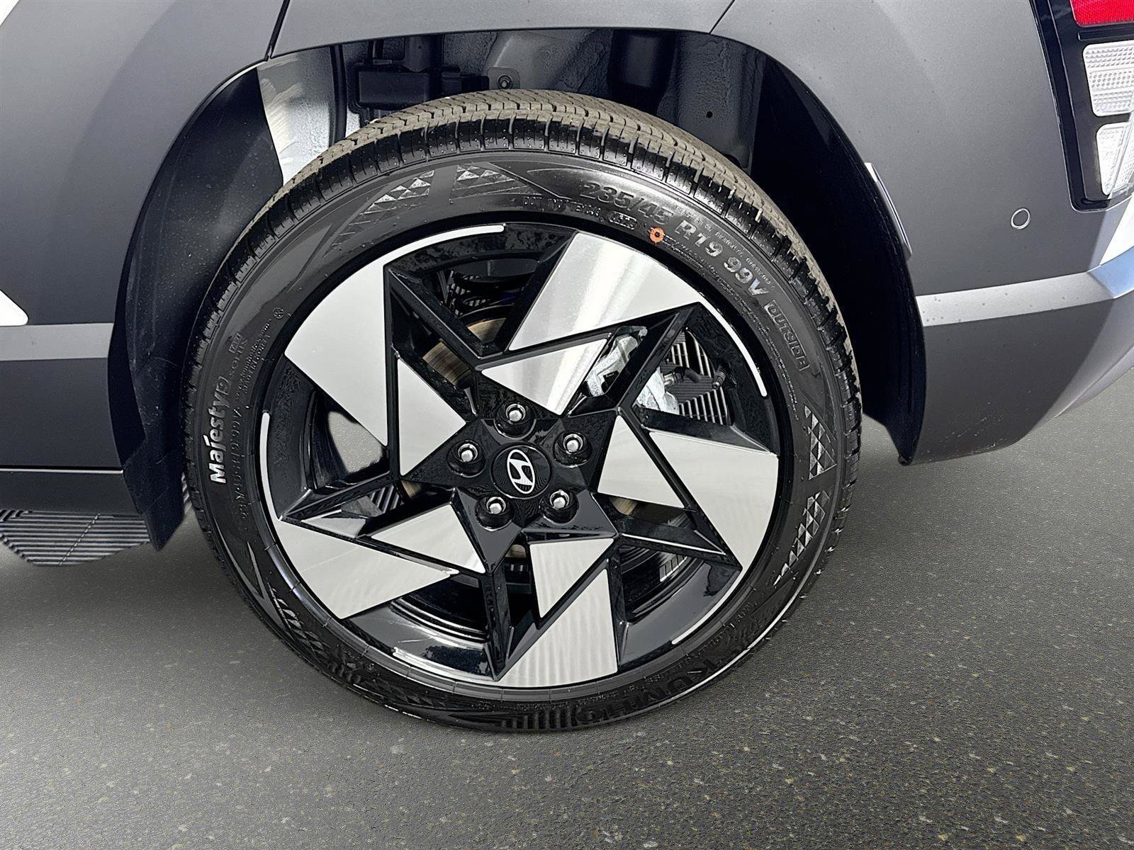 New 2026 Hyundai Kona Limited FWD image 33