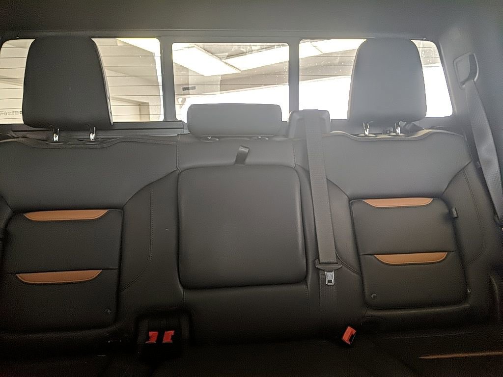 Used 2024 GMC Sierra 2500 AT4 w/ Technology Package image 31