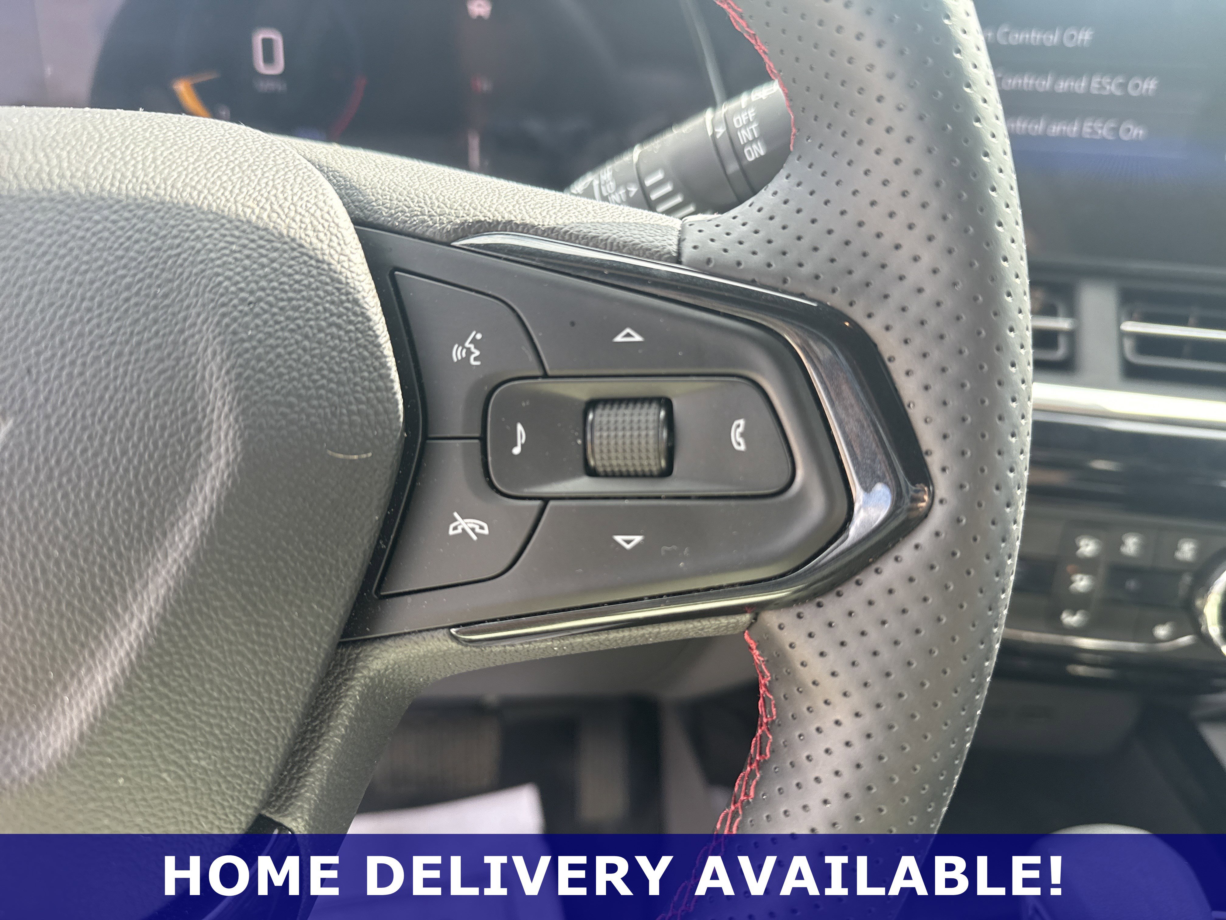 Used 2024 Chevrolet Trax RS w/ Sunroof Package image 21