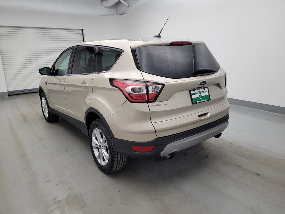 Used 2017 Ford Escape SE w/ SE Cold Weather Package AWD/4WD image 5