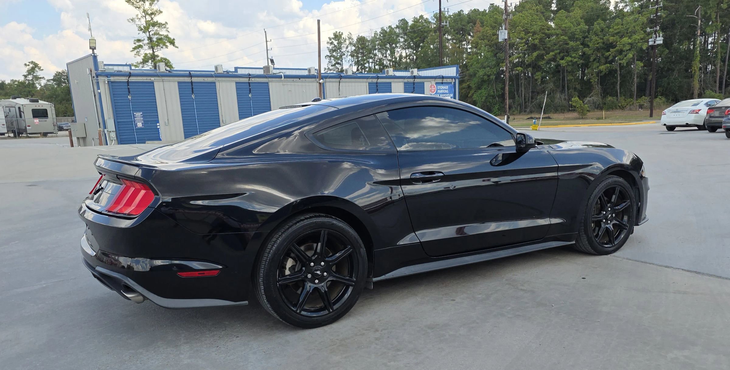 Used 2019 Ford Mustang Coupe w/ Black Accent Package image 18