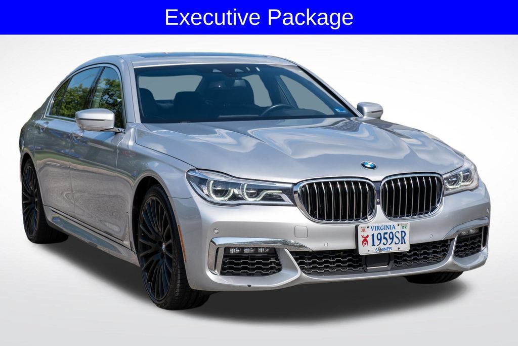 Used 2019 BMW 750i w/ Executive Package RWD image 9