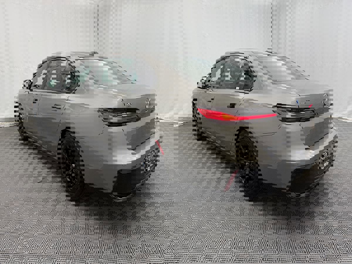 Used 2024 BMW 740i xDrive image 6