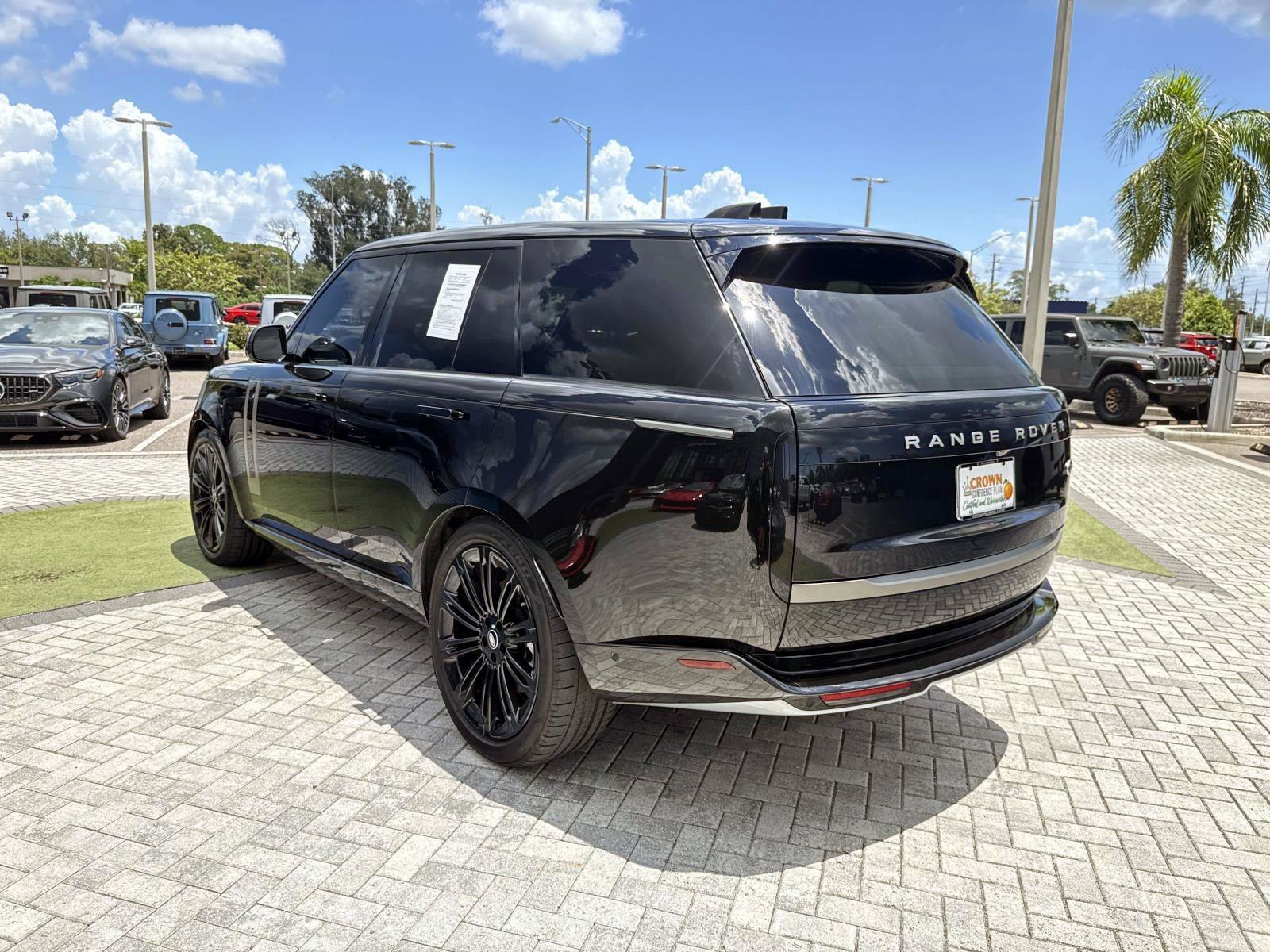 Used 2023 Land Rover Range Rover SE AWD/4WD image 4