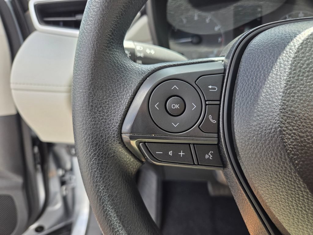 Used 2025 Toyota Corolla Cross L FWD image 27