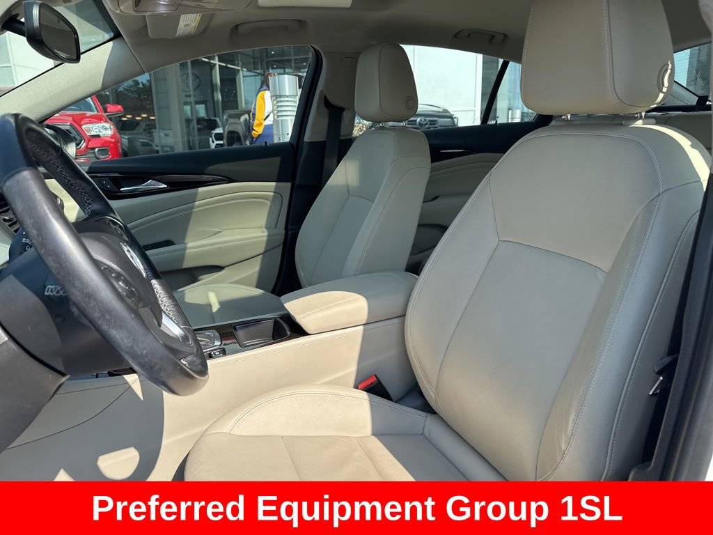 Used 2018 Buick Regal Essence w/ Driver Confidence Package #1 image 12