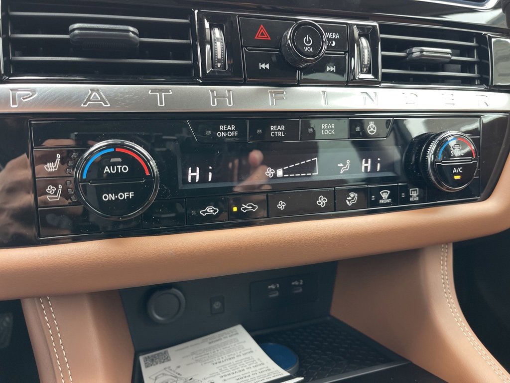 New 2026 Nissan Pathfinder Platinum image 10