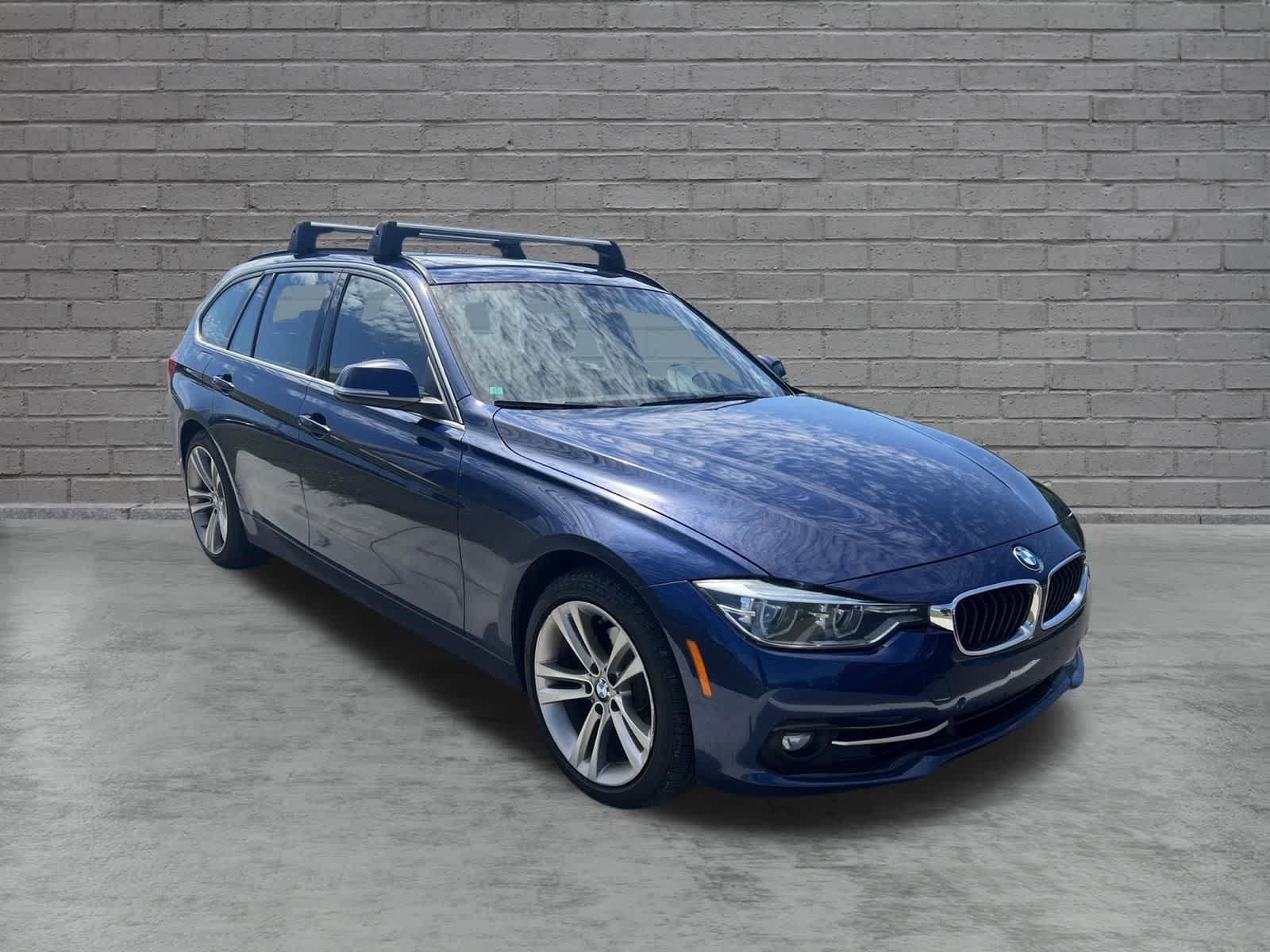 Used 2018 BMW 330i xDrive Wagon AWD/4WD image 2