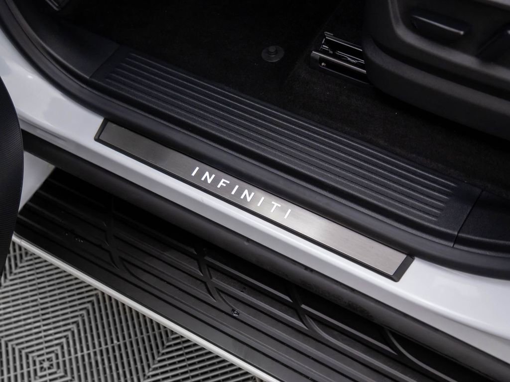 New 2026 INFINITI QX80 Luxe w/ Cargo Package image 14