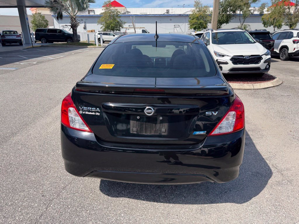Used 2015 Nissan Versa SV w/ SV Tech Package FWD image 6