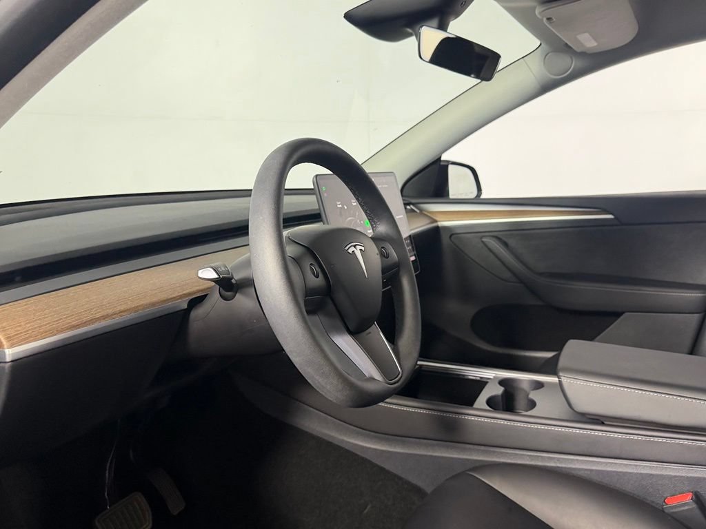 Used 2025 Tesla Model Y Long Range RWD image 20