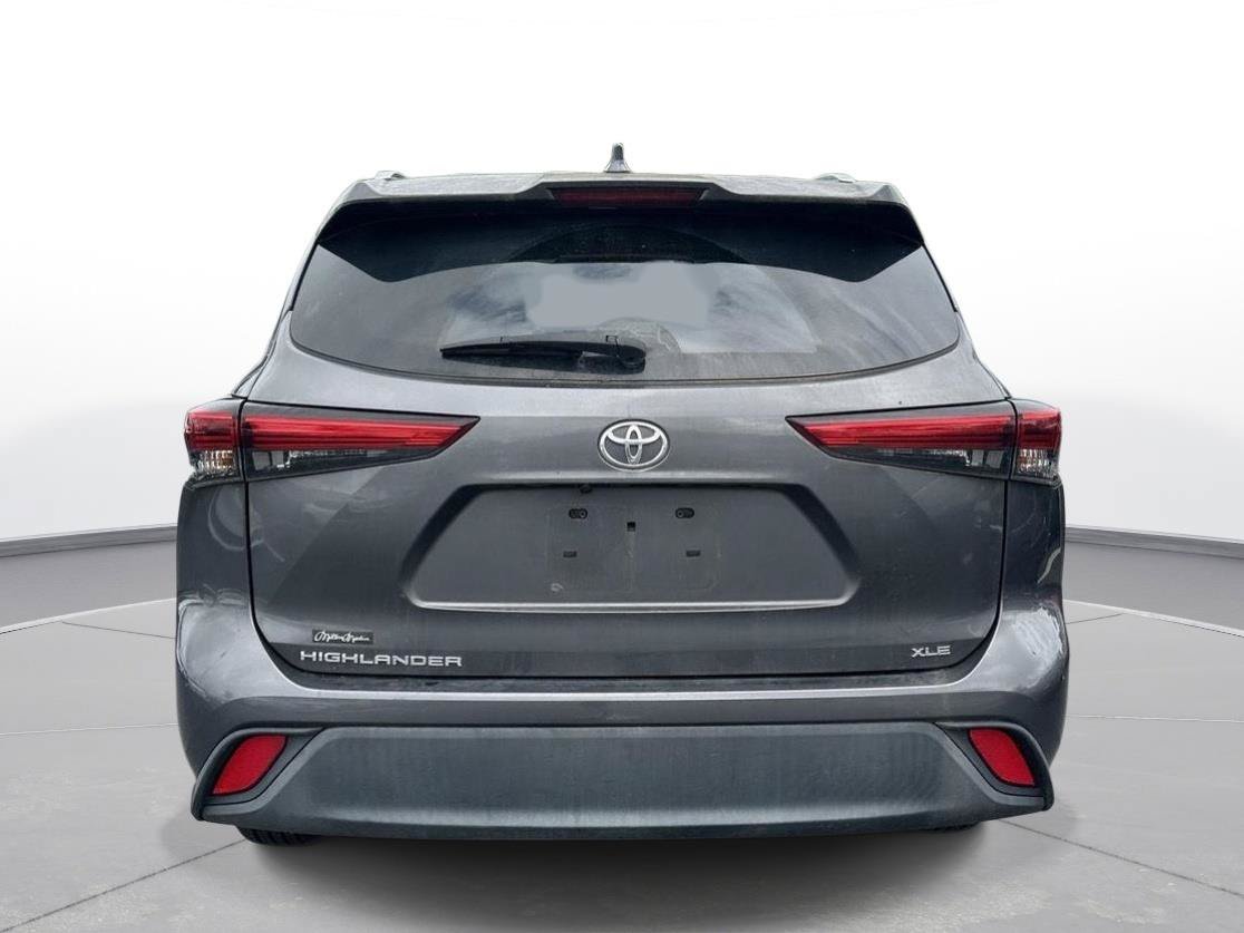 Certified 2021 Toyota Highlander XLE FWD image 7