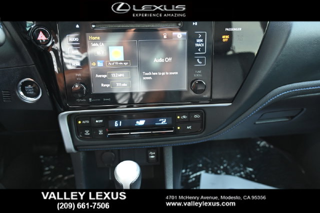 Used 2017 Toyota Corolla SE w/ SE Premium Package FWD image 8