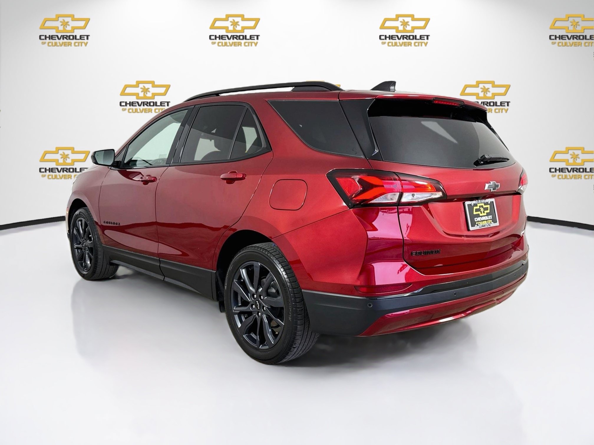 Used 2024 Chevrolet Equinox RS w/ LPO, Cargo Package FWD image 6