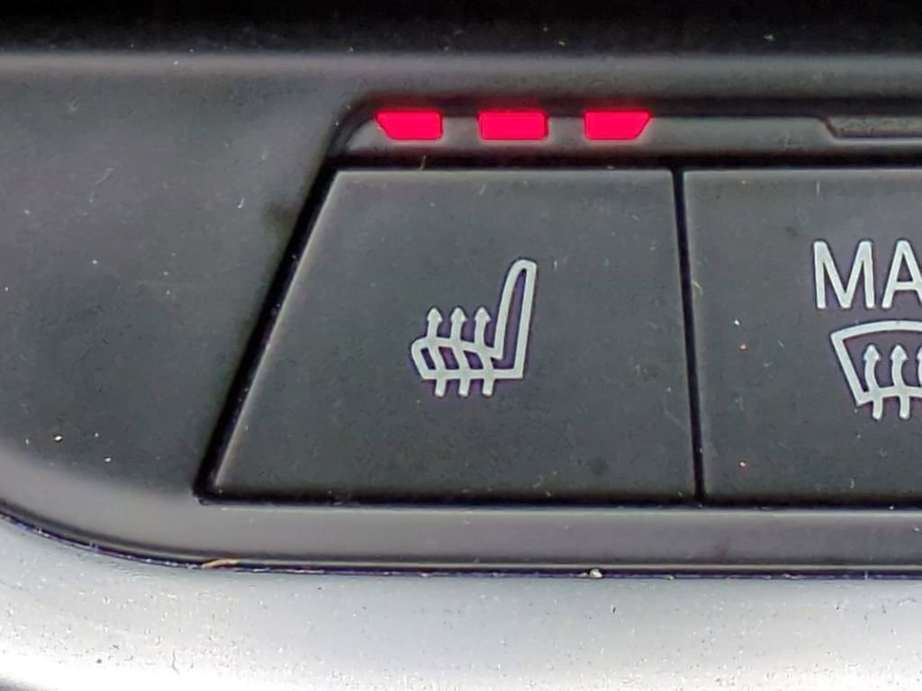 Used 2021 BMW 330i Sedan w/ Premium Package image 23