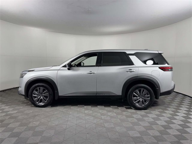 Used 2025 Nissan Pathfinder S image 11