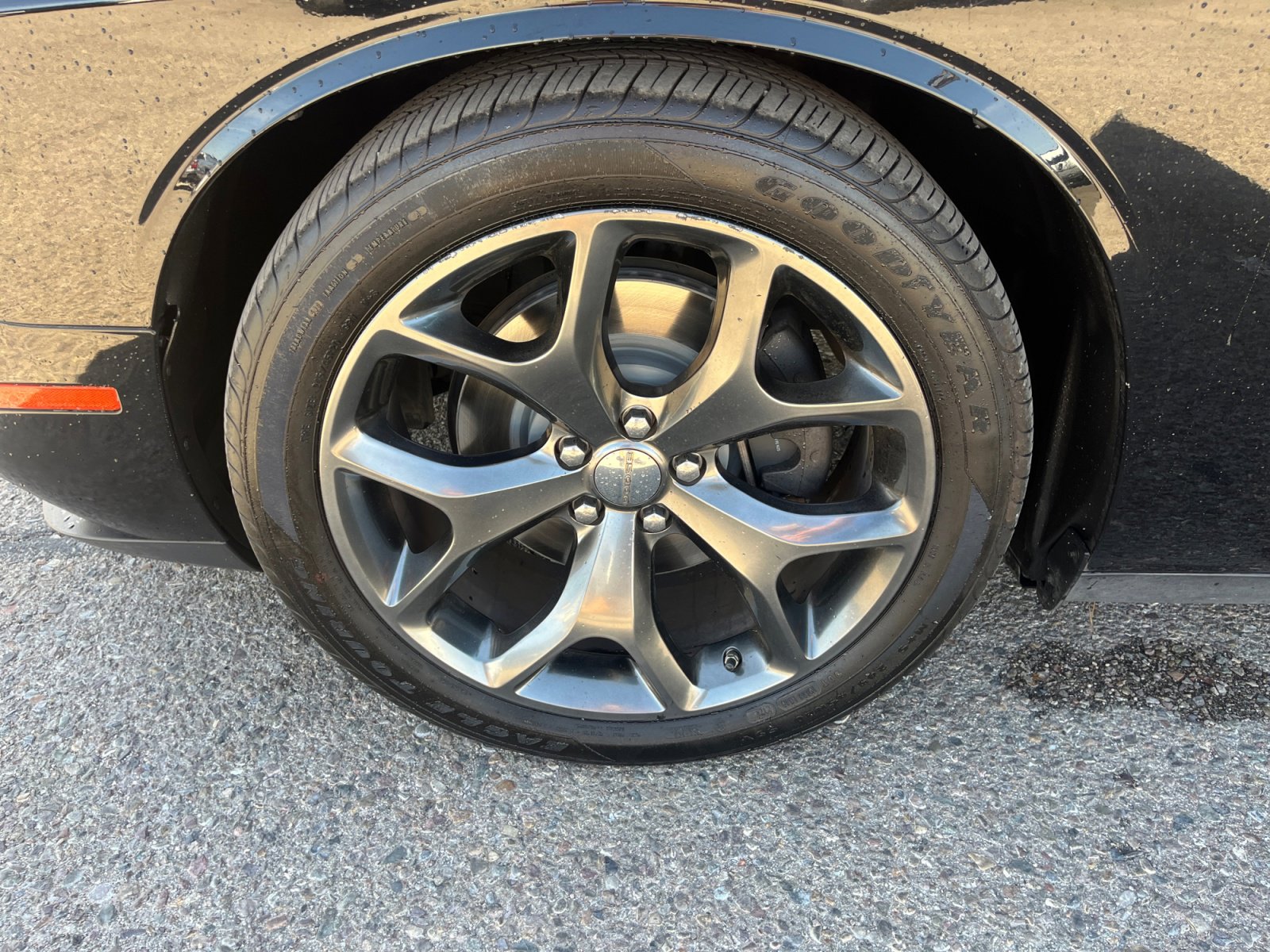 Used 2015 Dodge Challenger R/T Plus RWD image 25