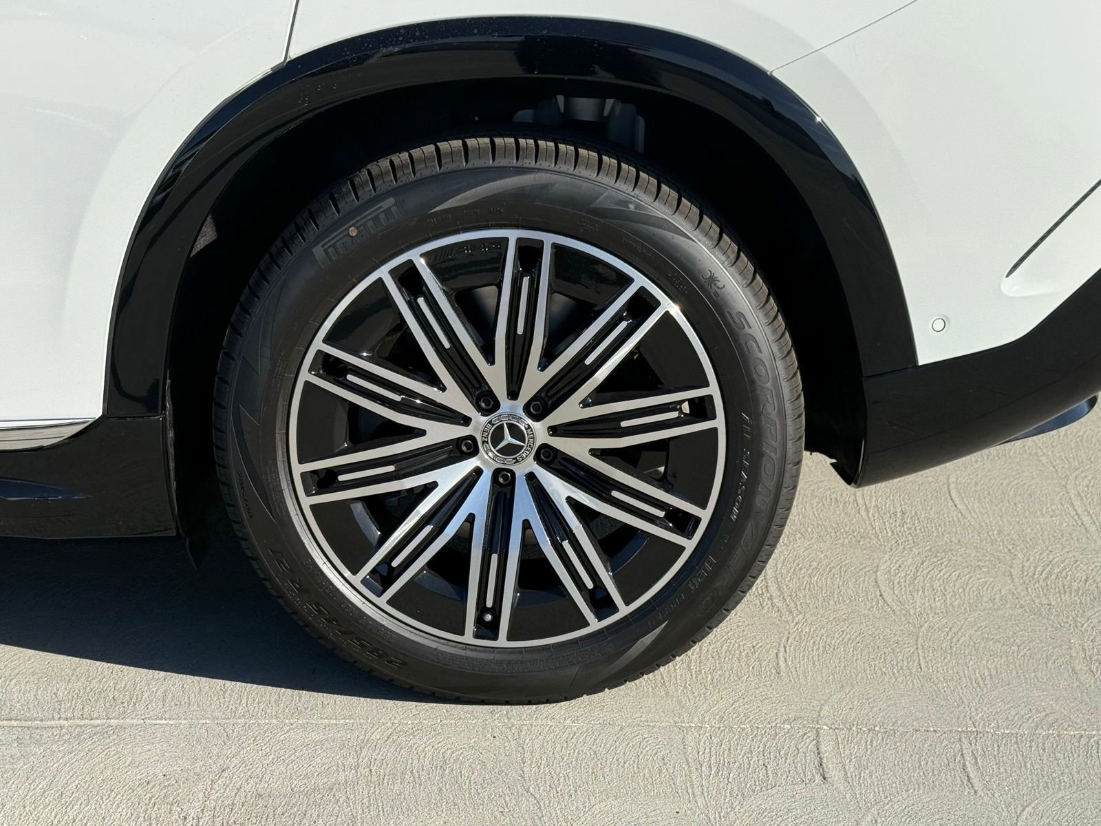 New 2026 Mercedes-Benz EQS 550 4MATIC SUV image 13