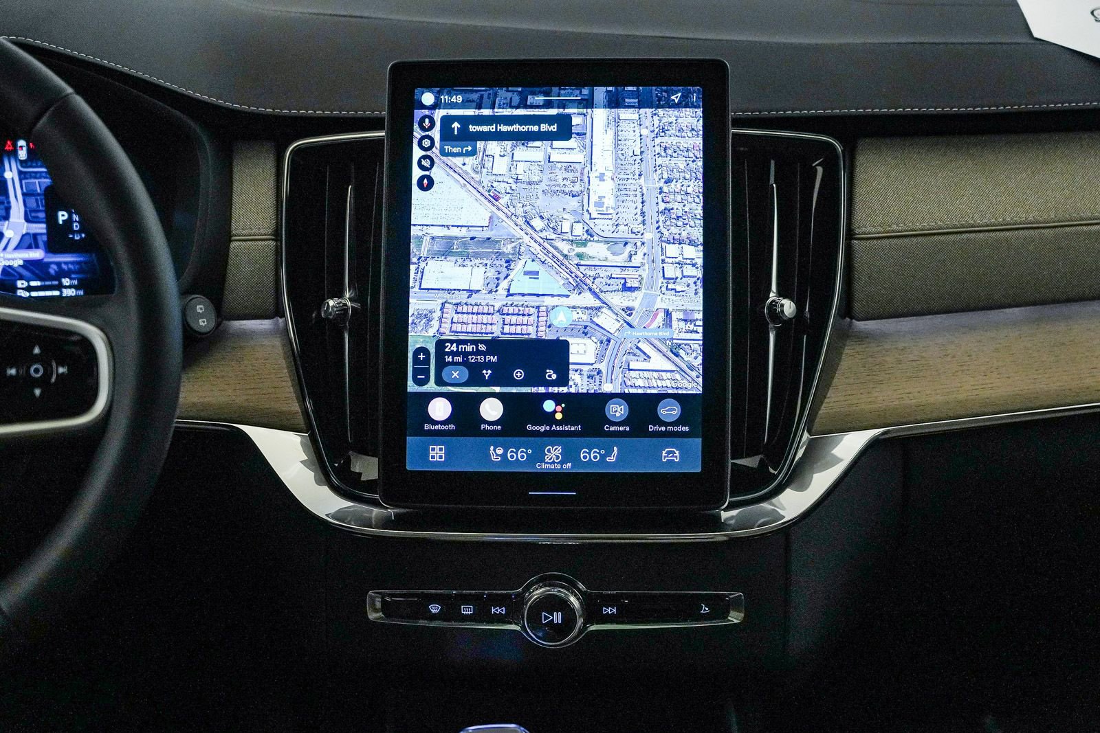 Certified 2026 Volvo XC90 T8 Plus w/ Protection Package Premier AWD/4WD image 14