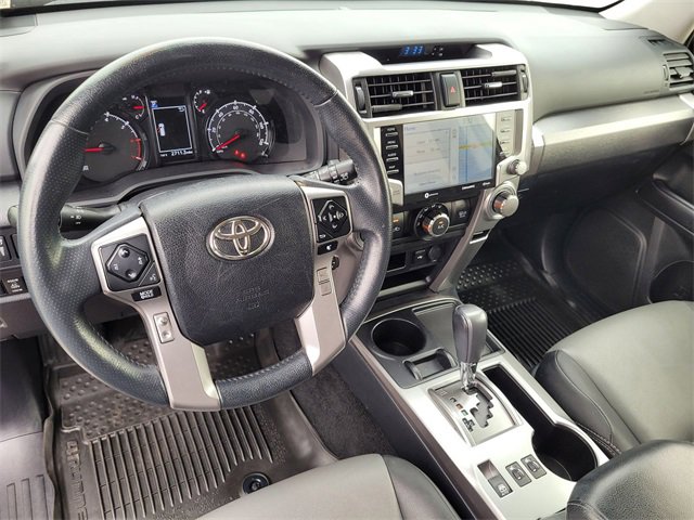 Used 2022 Toyota 4Runner SR5 Premium image 9