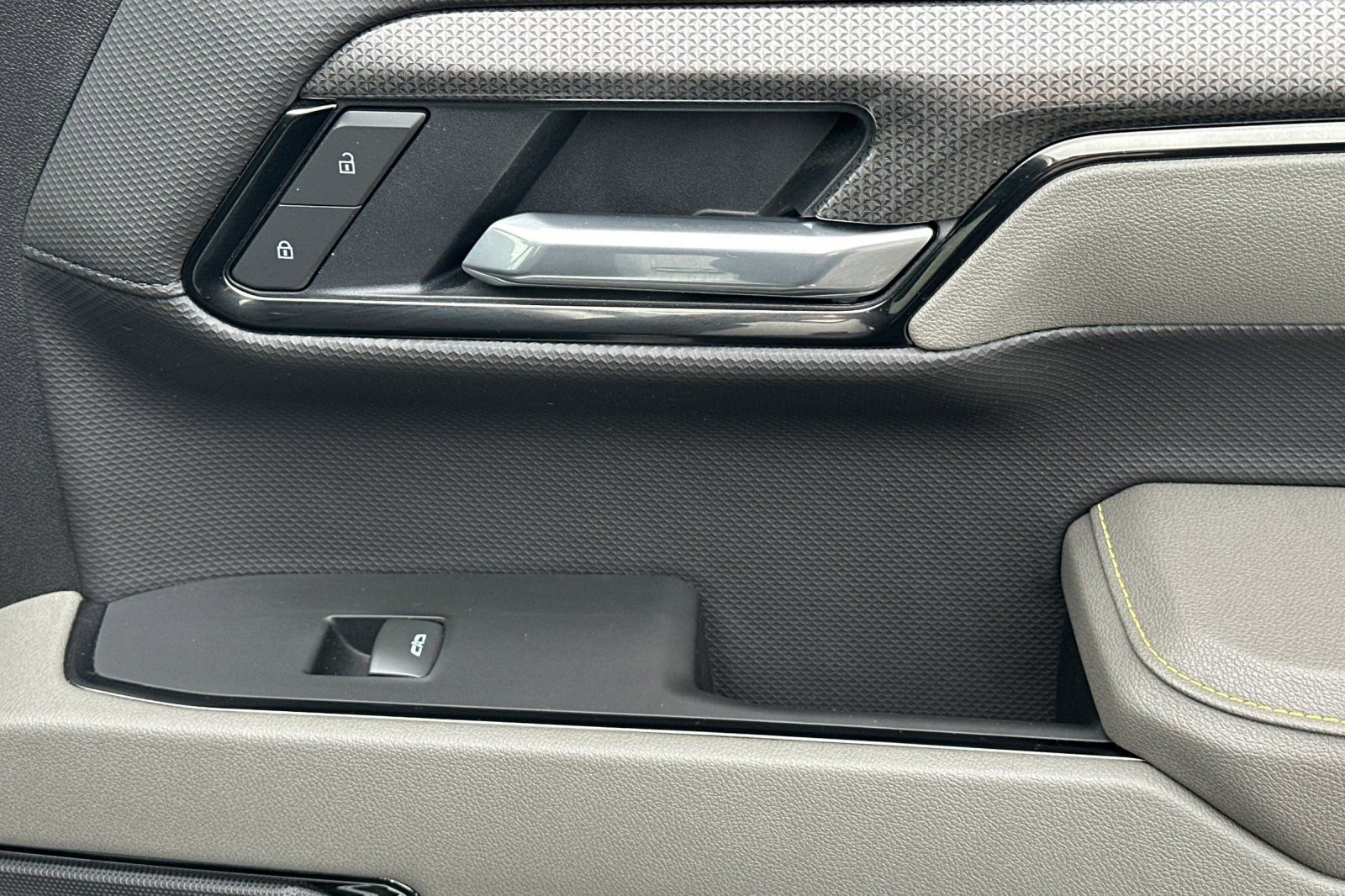 Used 2025 Chevrolet Silverado 1500 ZR2 w/ Technology Package image 20