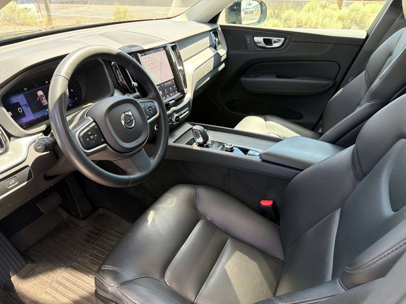 Used 2024 Volvo XC60 B5 Core w/ Protection Package Premier AWD/4WD image 20