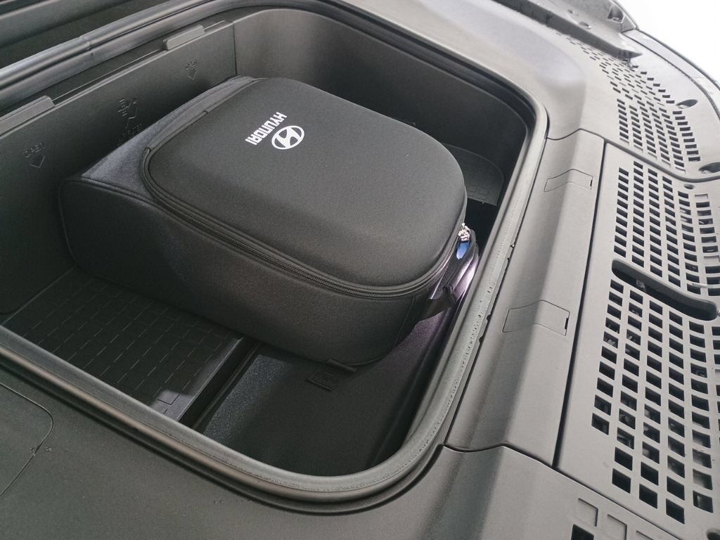 New 2026 Hyundai Ioniq 9 SE AWD/4WD image 10