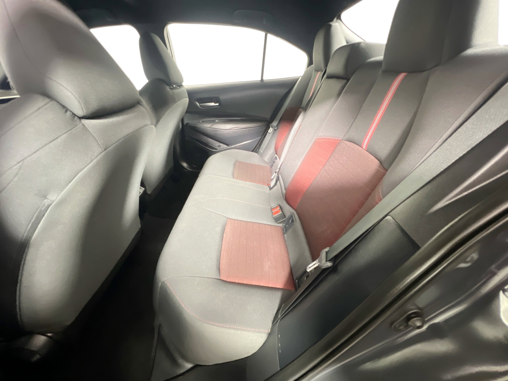 Used 2025 Toyota Corolla SE image 28