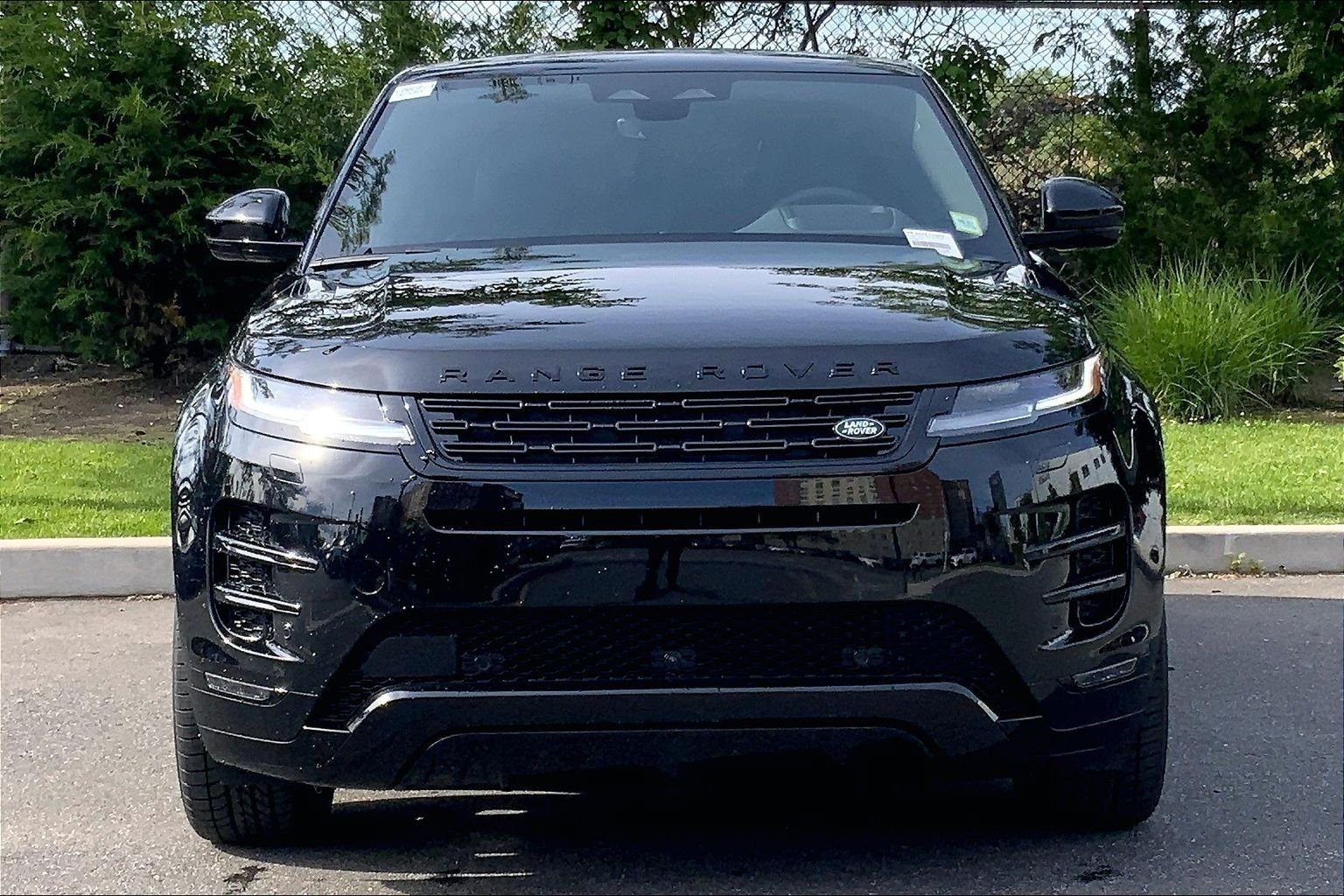 New 2026 Land Rover Range Rover Evoque Hoxton AWD/4WD image 3