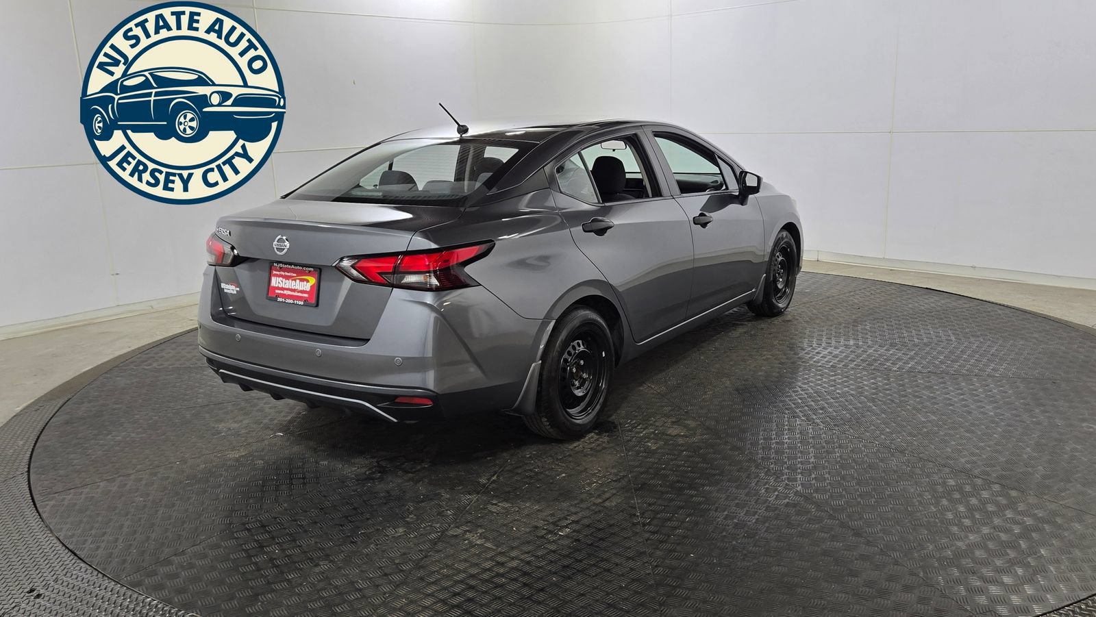 Used 2021 Nissan Versa S FWD image 7