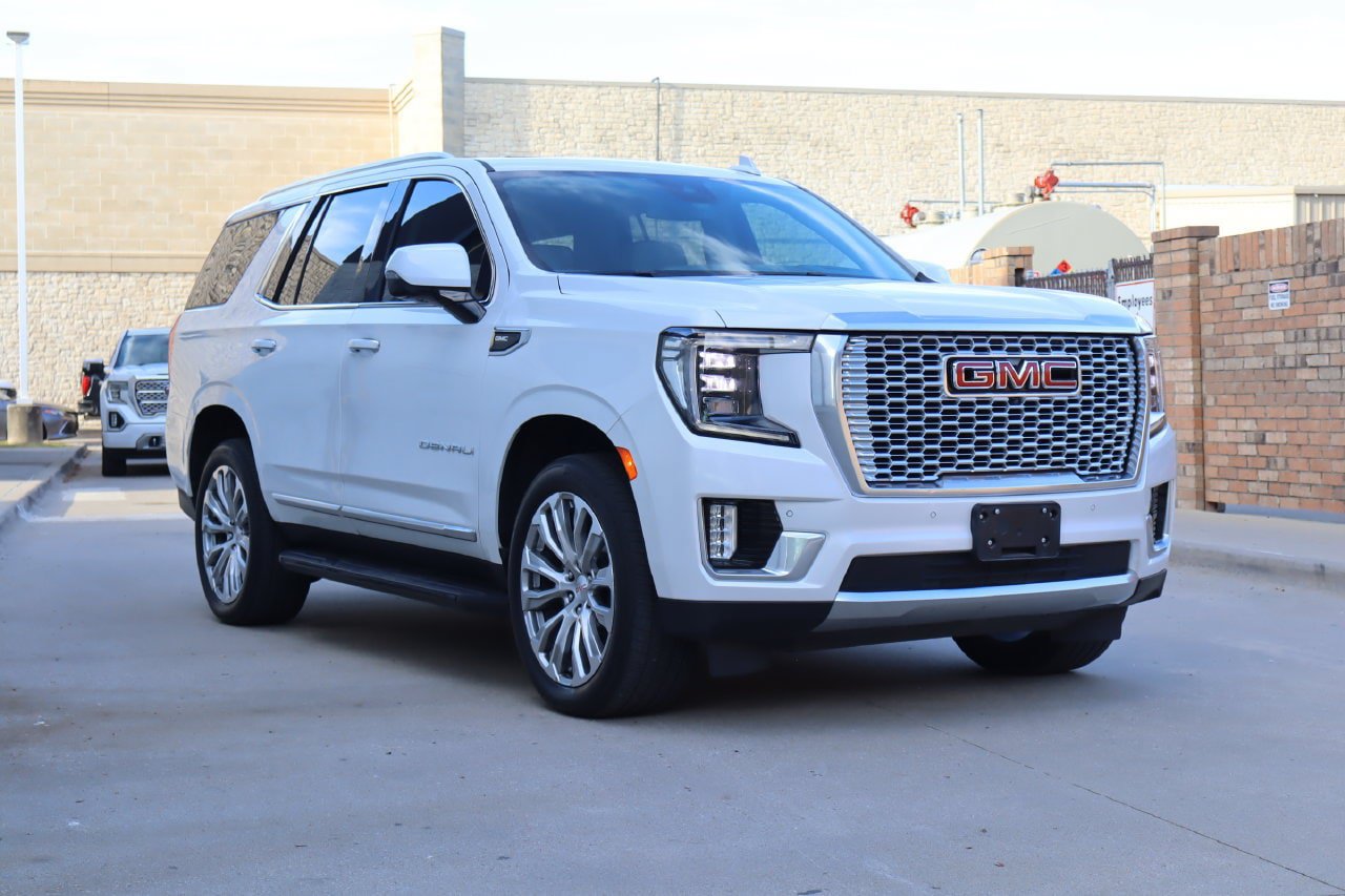 Used 2024 GMC Yukon Denali RWD image 2