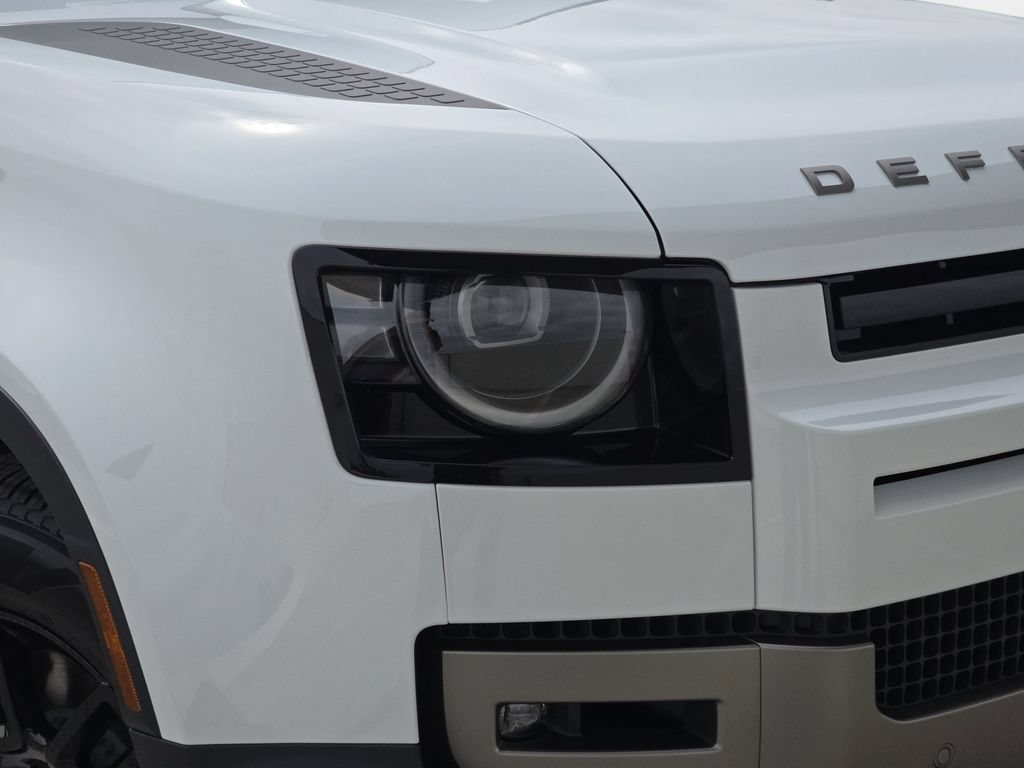 New 2026 Land Rover Defender 110 S AWD/4WD image 32