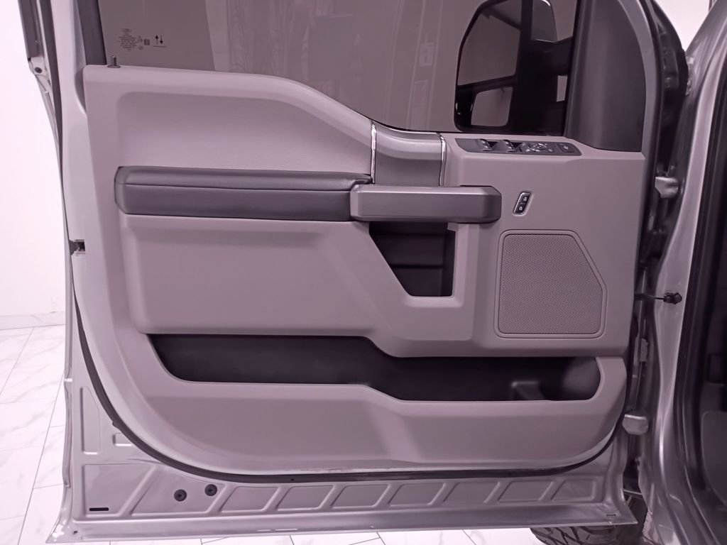Used 2020 Ford F250 XLT w/ XLT Premium Package image 23